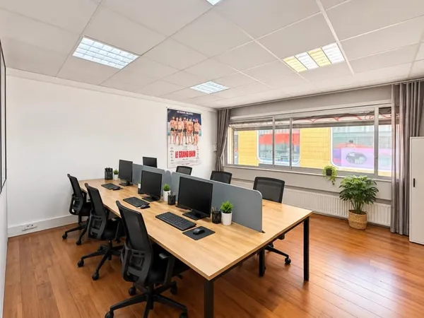 Secteur Richard Lenoir - Bureaux avec accès sur rue - Entièrement décloisonnable