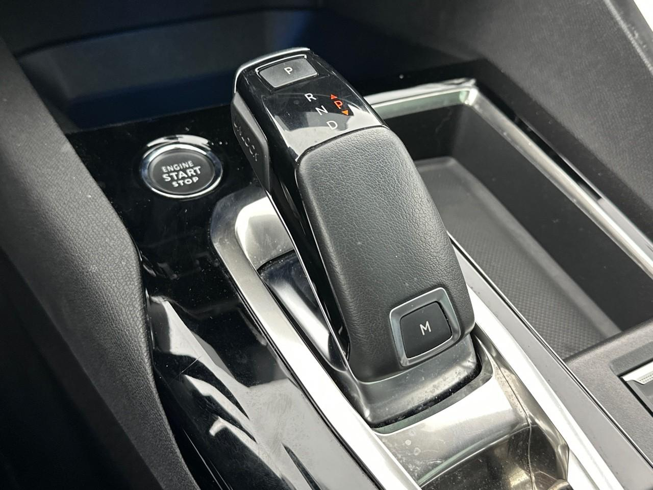 Peugeot 3008 puretech 130ch s&s eat8 gt pack — photo 32