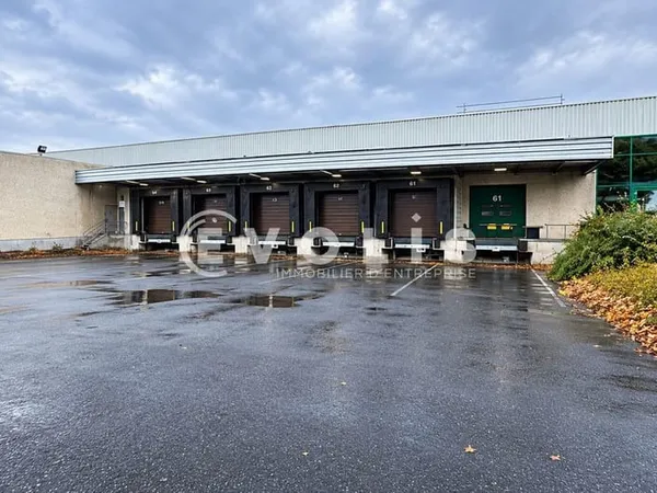 Locaux d'activité - A LOUER - 6 780 m² non divisibles