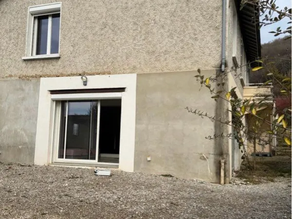Maison individuelle avec jardin à louer