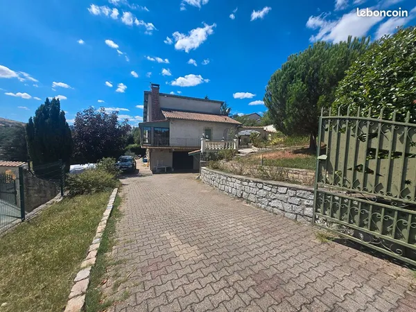 Propriété 7 pièces 190 m²