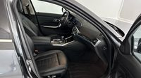 Bmw Série 3 320eA 204ch Luxury — photo 15