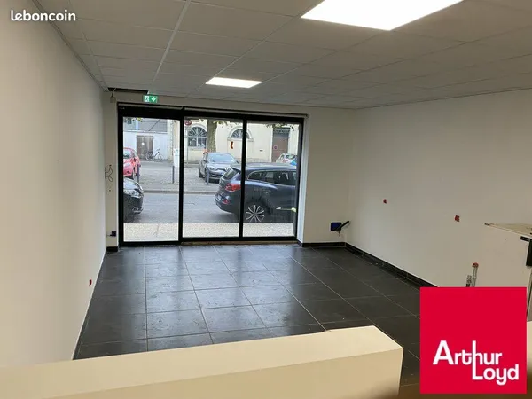 Local commercial 153 m² DAX