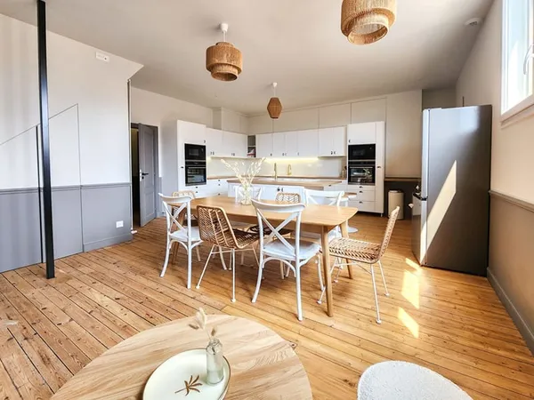 Colocation dans une maison à Bordeaux de 13 pièce(s) 271 m2