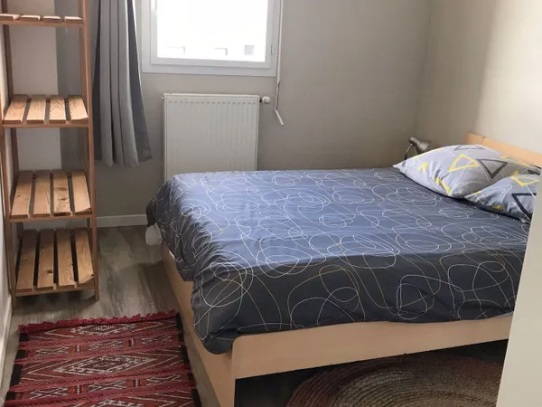 Chambre étudiante, espace semi-indépendant - Saint-Avé - 350 € charges comprises - 09/2026 à 06/2027