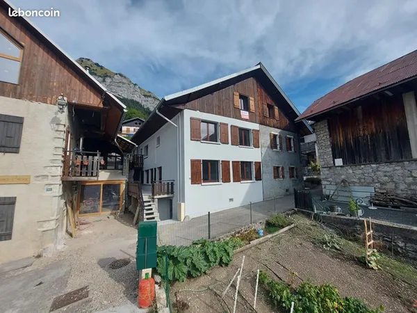 Maison 9 pièces 150 m²