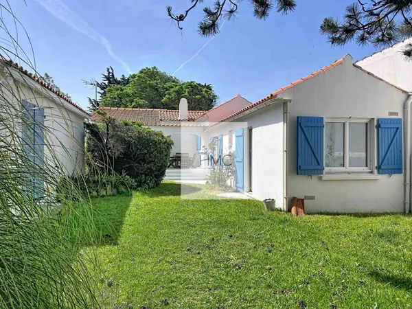 DANS LE VILLAGE DU VIEIL - MAISON 4 CHAMBRES DE PLAIN-PIED