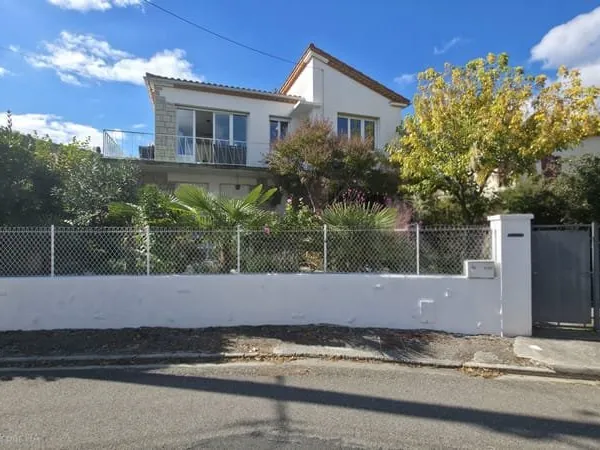 LIMOUX-VILLA DE 130M2 AVEC GARAGE SUR TERRAIN DE 416M2-A DEU