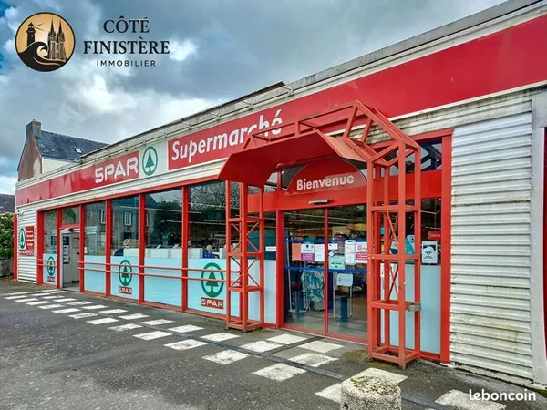 Local commercial 350 m² CORAY