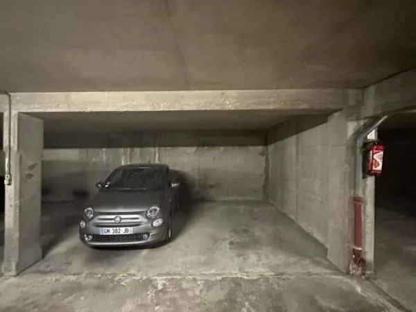 Parking 12 m²