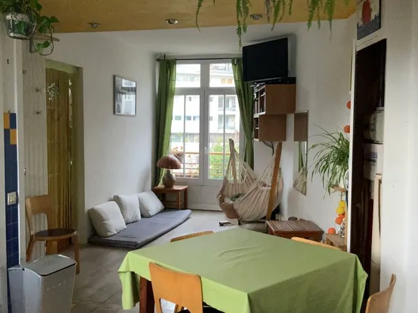 T3 - 49m² Traversant - Lumineux - Caves-Cheminées