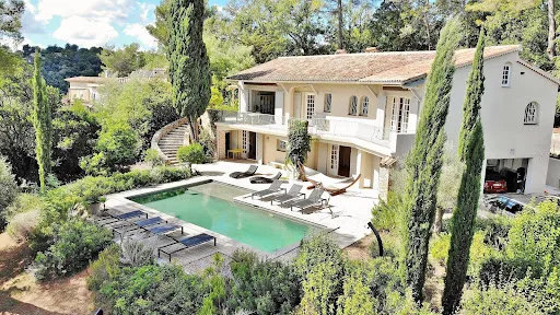 Maison 7 pièces 210 m²