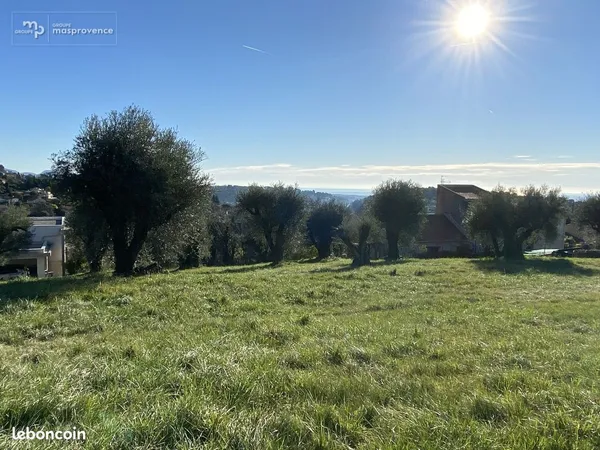 Terrain à bâtir de 1001 m² à VENCE (06)