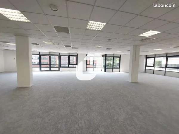 Bureaux 4 388 m²