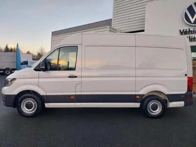 Volkswagen Crafter fg 35 l3h3 2.0 tdi 140ch business traction — photo 2