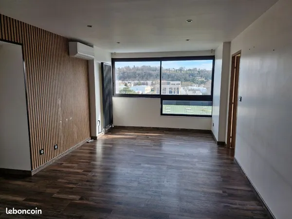 Appartement rénové 90m² - 3 chambres + Bureau - Vue imprenable - Valence