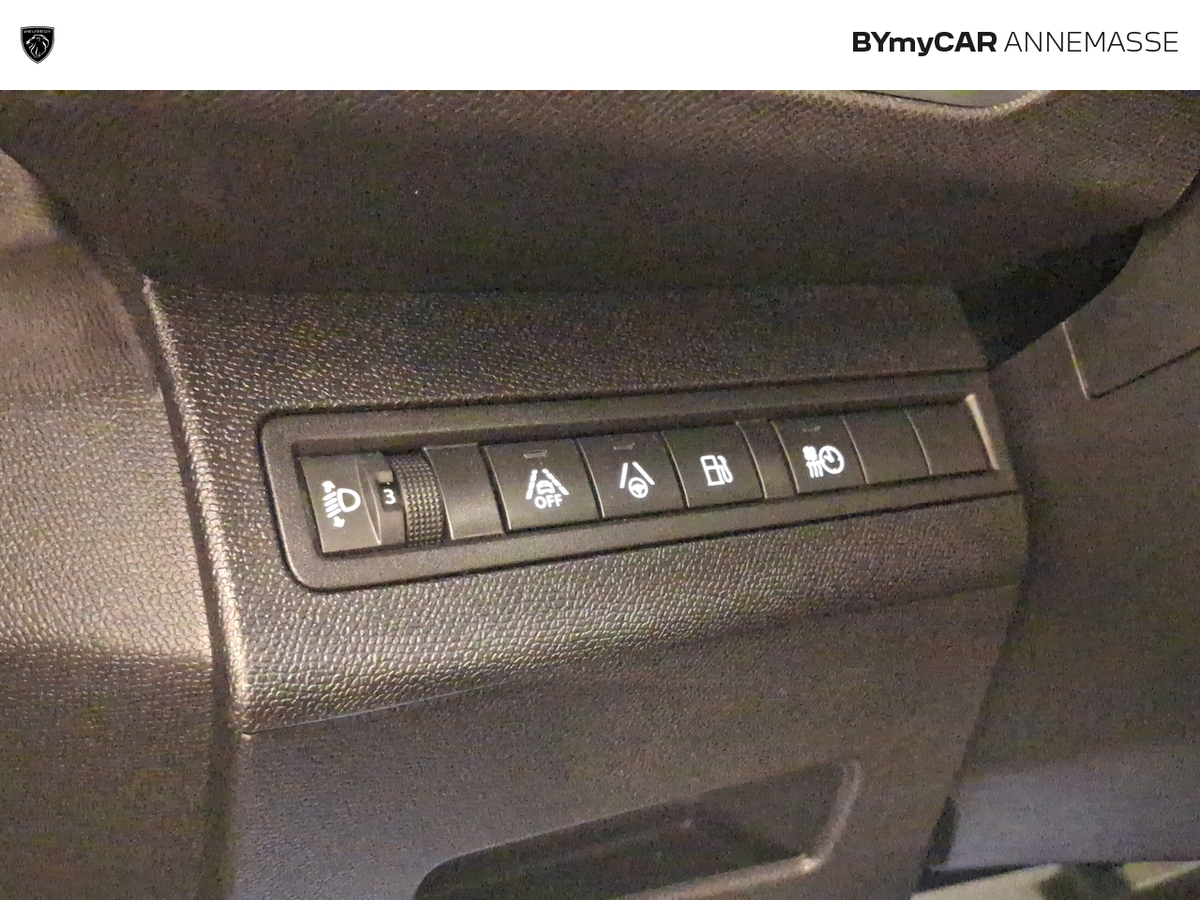 Peugeot 3008 Hybrid 225 e-EAT8 — photo 33