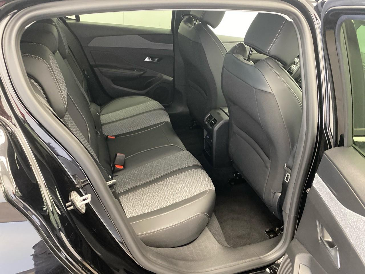 Peugeot 308 hybrid 136 e-dcs6 allure — photo 24
