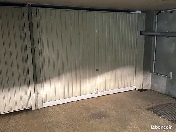 Garage/box parking fermé en sous-sol privatif