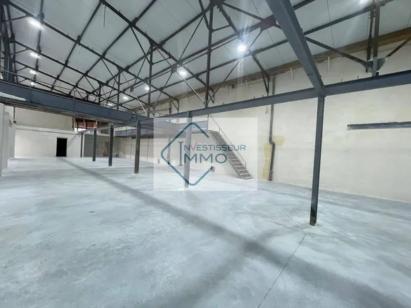 Local d'activité 1100 m²