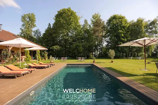 Maison 9 pièces 328 m²