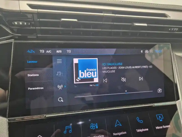 Peugeot 408 phev 225 e-eat8 — photo 17