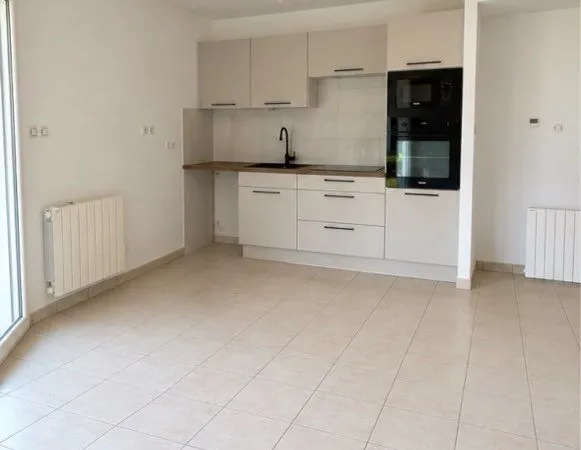 T2 non meublé entièrement refait à neuf avec terrasse - Vannes (56000)