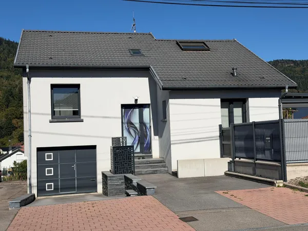 Maison de famille état impecable.