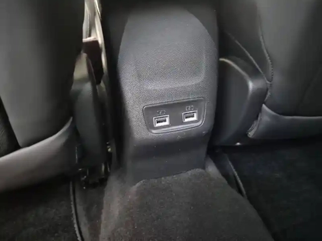 Peugeot 2008 electrique 136 ch — photo 69