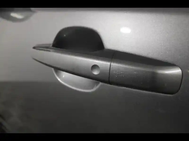 Jaguar E-Pace p200 flexfuel mhev r-dynamic s bva awd — photo 9