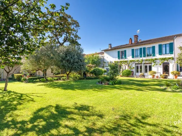 Maison 10 pièces 310 m²