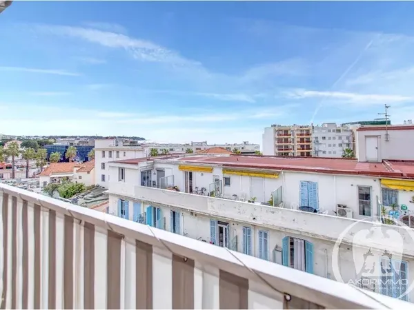 Appartement lumineux et moderne à Antibes