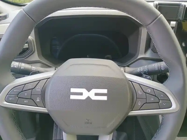 Dacia Bigster hybrid-g 150 4x4 — photo 16