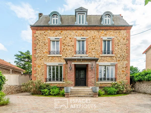 Ensemble immobilier avec jardins : meulière et maison contemporaine