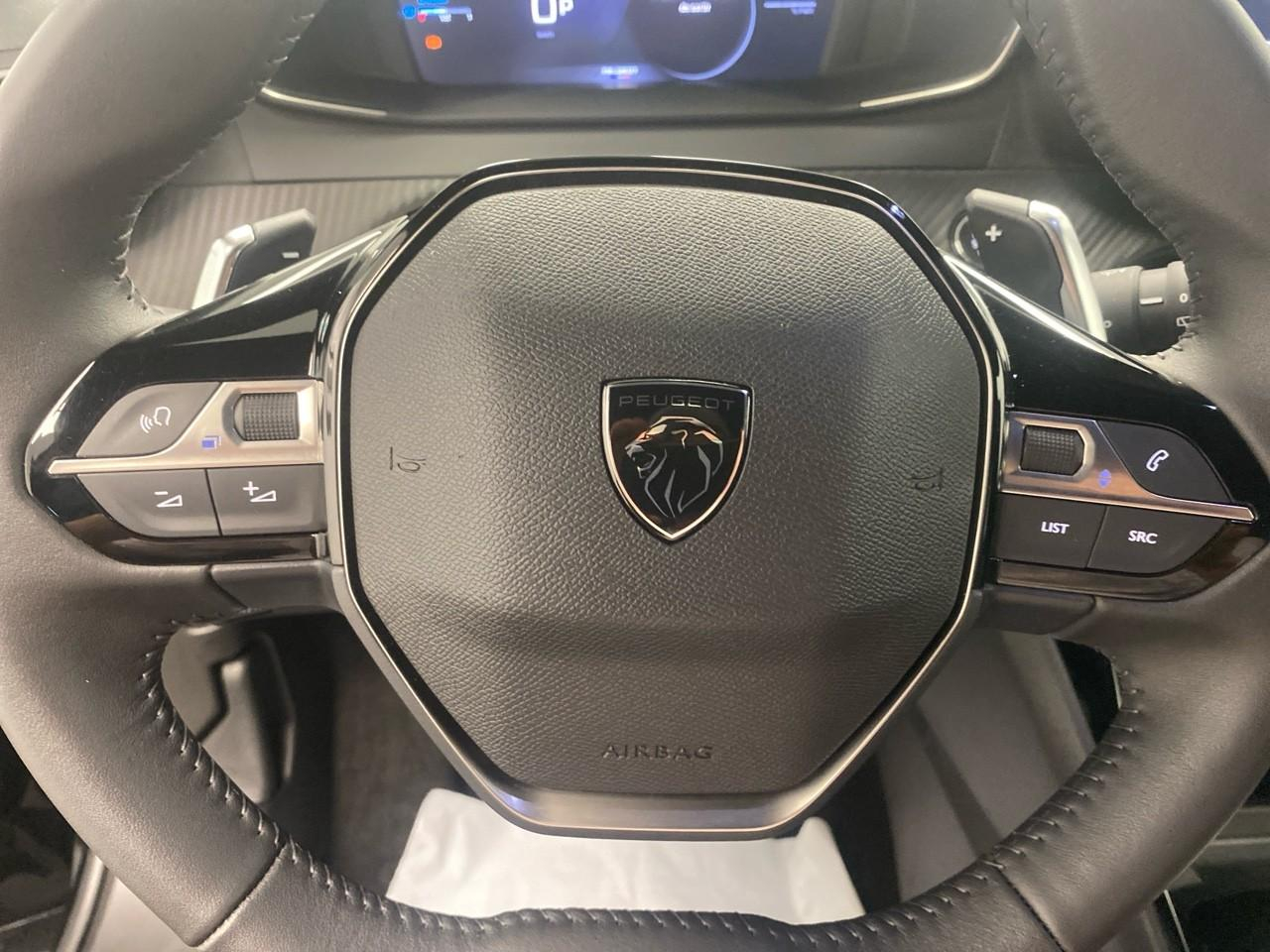 Peugeot 2008 hybrid 136 e-dcs6 allure — photo 17