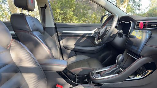 MG ZS 1.0 T-GDi 111 2WD BVA - Luxury – 2022 – 21393 km – Essence – Boîte Automatique — photo 23