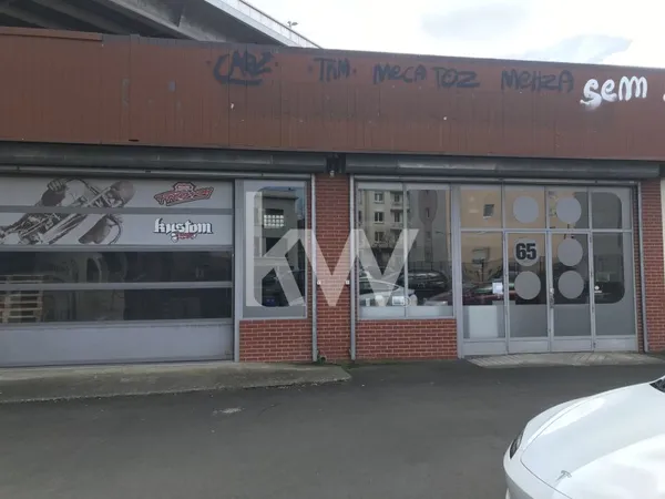 À Louer/à vendre- locaux d'activités et bureaux de 346 m² ?