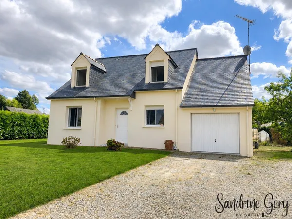 À Saint-Erblon 53390 proche de Pouancé : une maison familiale récente, lumineuse et prête à accueill