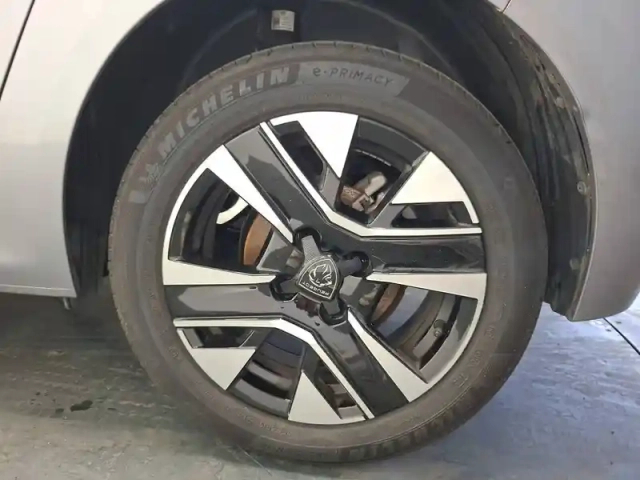 Peugeot 208 hybrid 110 ch e-dcs6 — photo 10