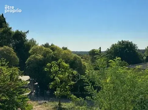Terrain constructible de 844 m² avec bâtisse en pierre à Montpellier Nord