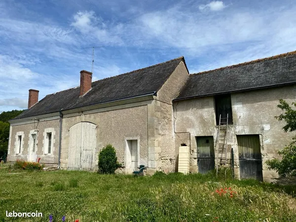 Maison vigneronne avec fort potentiel - Noizay