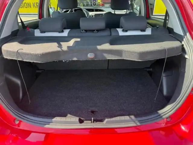 Toyota Yaris 1.5 dual-vvt-ie 110 france — photo 10