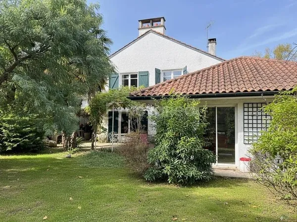 Maison 9 pièces 215 m²