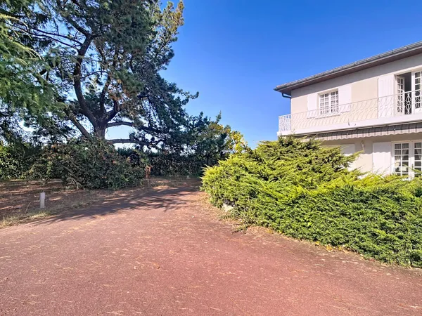 Maison 7 pièces 200 m²