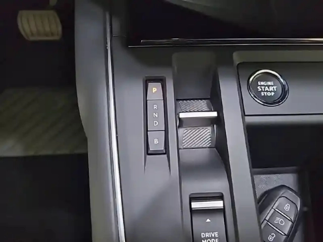 Citroën C5 Aircross hybride rechargeable 225 e-eat8 — photo 14