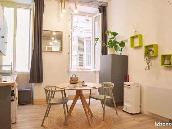 Superbe Studio Meublé - 28m² au sol - Beaux volumes - Coeur Vieux-Nice - Bail Mobilité