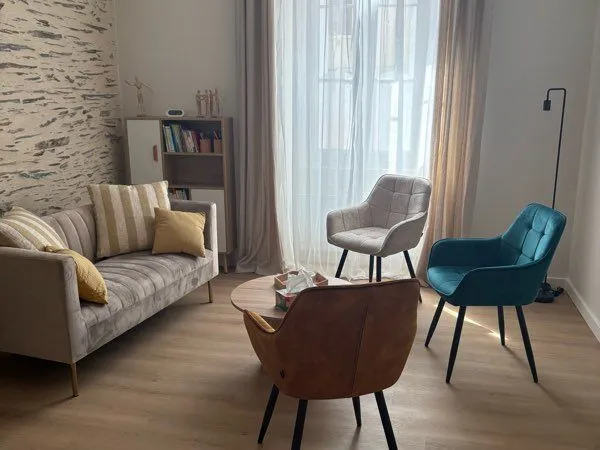17,5 m2 - bureau partagé - quartier Justices - Angers