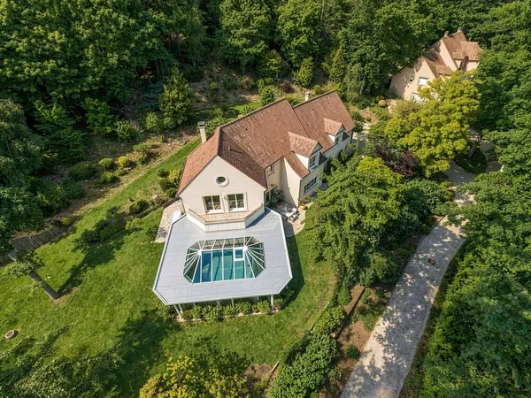 Maison individuelle 20 pièces 256 m²