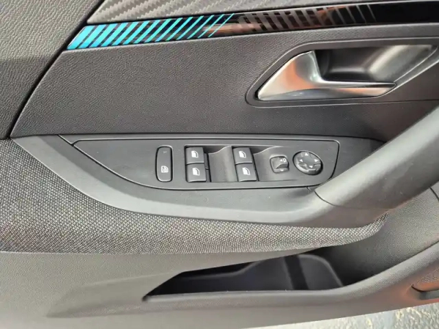 Peugeot 2008 puretech 130 s&amp;s bvm6 — photo 6