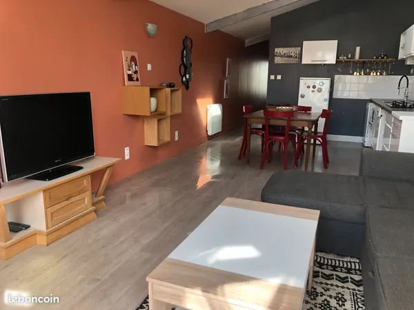 Logement - location à l'année - meublé de 46 m² avec terrasse